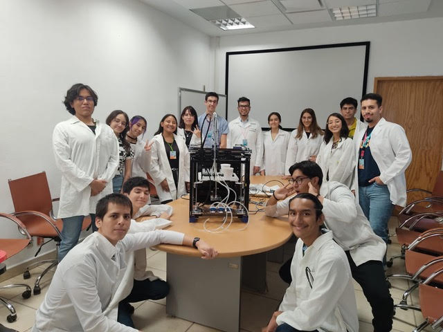 Group of students learn about lab automation in Mexico